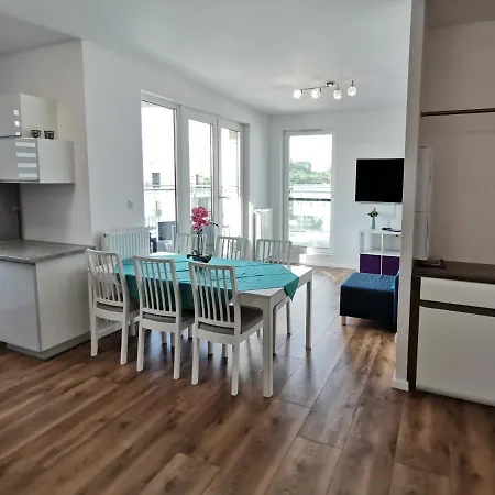 Nowoczesny, Rodzinny Z Widokiem Na Morze